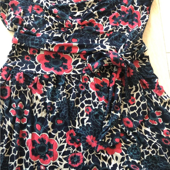 Guess Floral Print Tie Waist Dress in Red & Black Size S - Picture 7 of 13